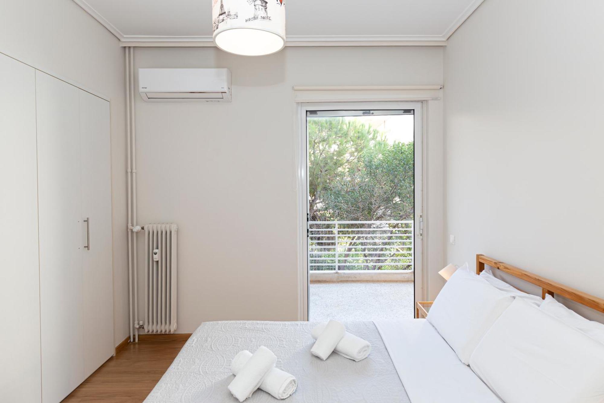 The Glyfada Hideaway Apartment เอเธนส์ ภายนอก รูปภาพ
