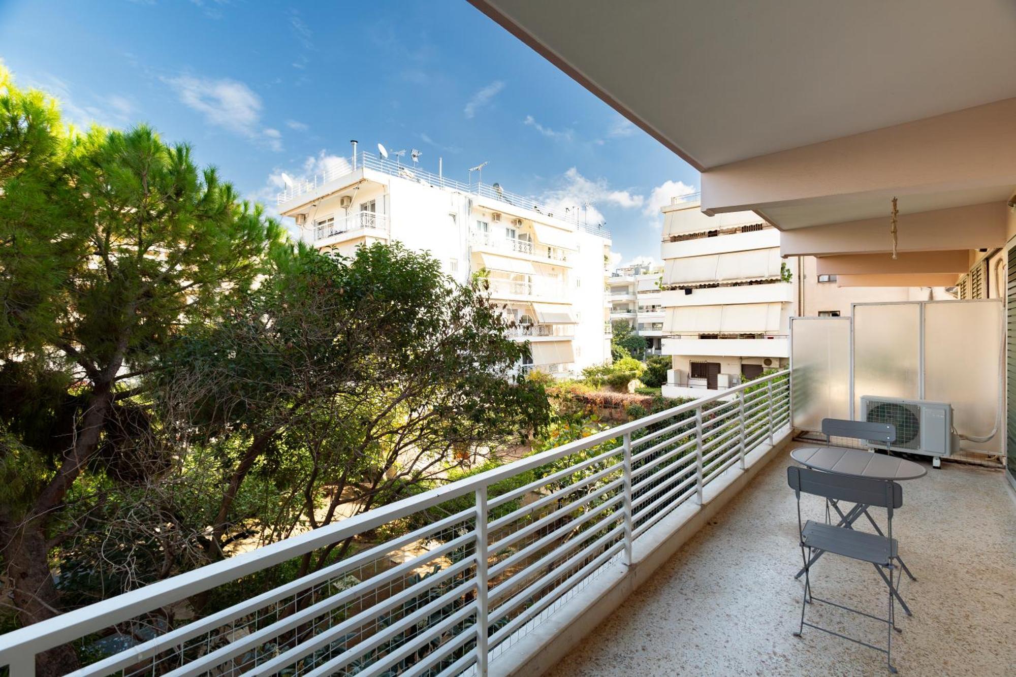 The Glyfada Hideaway Apartment เอเธนส์ ภายนอก รูปภาพ